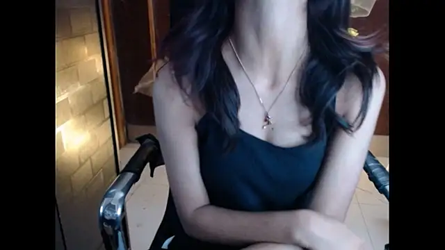 Snapshot of _kamyaa09 chatting on March 4, 12:16 am kamyaa09 online show from March 4, 12:16 am