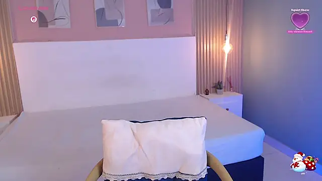 Snapshot of candy_lux30 chatting on November 25, 3:50 am candy lux30 online show from November 25, 3:50 am