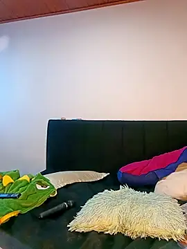 Snapshot of hotwife26 chatting on December 3, 3:10 pm hotwife26 online show from December 3, 3:10 pm