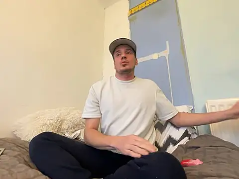 Snapshot of shyandchilling chatting on February 12, 3:40 pm shyandchilling online show from February 12, 3:40 pm