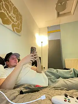 Snapshot of shyandchilling chatting on February 23, 8:17 pm shyandchilling online show from February 23, 8:17 pm