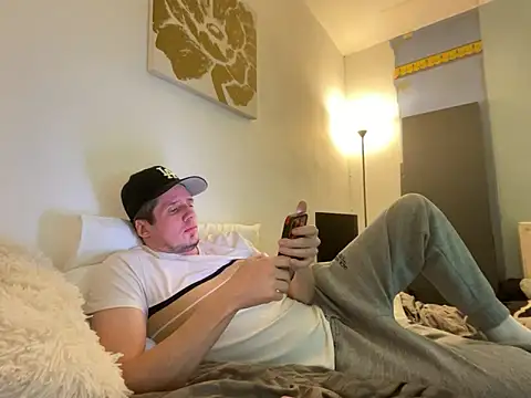 Snapshot of shyandchilling chatting on February 25, 7:23 pm shyandchilling online show from February 25, 7:23 pm