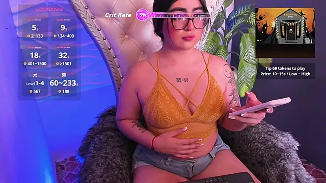 April  foxx online show from October 18, 2:40 pm