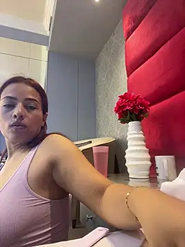Snapshot of VictoriaFerro chatting on July 21, 1:13 pm VictoriaFerro online show from July 21, 1:13 pm