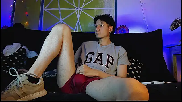 Snapshot of Dioniso_guy8 chatting on March 6, 8:16 pm Dioniso guy8 online show from March 6, 8:16 pm