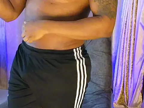 Snapshot of BenjaminCol_ chatting on October 10, 5:17 am BenjaminCol online show from October 10, 5:17 am