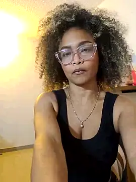 BiiancaEstradaa online show from April 26, 1:36 am