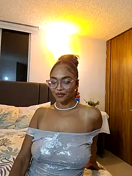 BiiancaEstradaa online show from June 7, 12:48 am