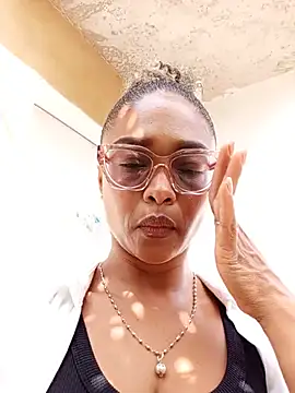 Snapshot of BiiancaEstradaa chatting on June 23, 1:53 pm BiiancaEstradaa online show from June 23, 1:53 pm