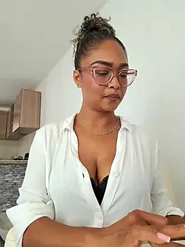 Snapshot of BiiancaEstradaa chatting on June 29, 4:51 pm BiiancaEstradaa online show from June 29, 4:51 pm