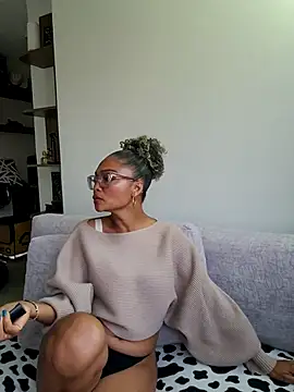Snapshot of BiiancaEstradaa chatting on July 17, 10:58 pm BiiancaEstradaa online show from July 17, 10:58 pm