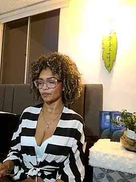 Snapshot of BiiancaEstradaa chatting on July 19, 11:41 pm BiiancaEstradaa online show from July 19, 11:41 pm