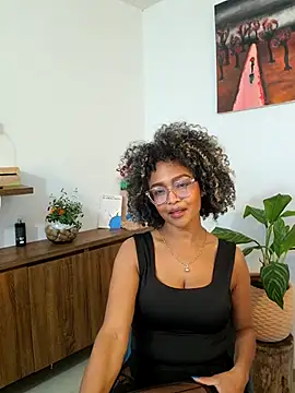 Snapshot of BiiancaEstradaa chatting on August 5, 10:55 pm BiiancaEstradaa online show from August 5, 10:55 pm