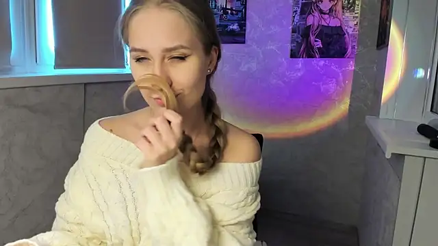 sofamuffin online show from February 8, 11:24 am