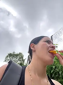 Snapshot of Mia_jhoonson chatting on November 20, 2:17 pm Mia jhoonson online show from November 20, 2:17 pm