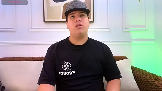 Snapshot of Naim_Bennetsex chatting on May 17, 6:48 pm Naim Bennetsex online show from May 17, 6:48 pm
