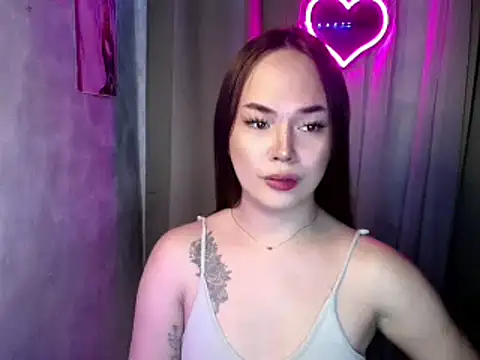Snapshot of sweetsassyxx chatting on August 1, 2:22 am sweetsassyxx online show from August 1, 2:22 am