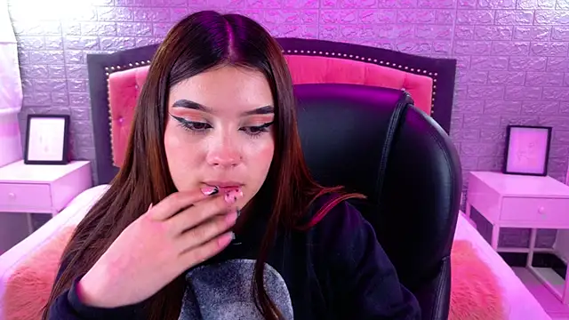 Natalie loffreda online show from October 3, 2:52 am