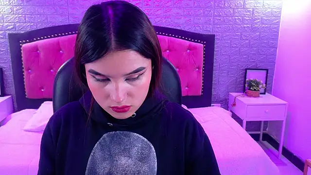 Natalie loffreda online show from November 28, 3:09 am