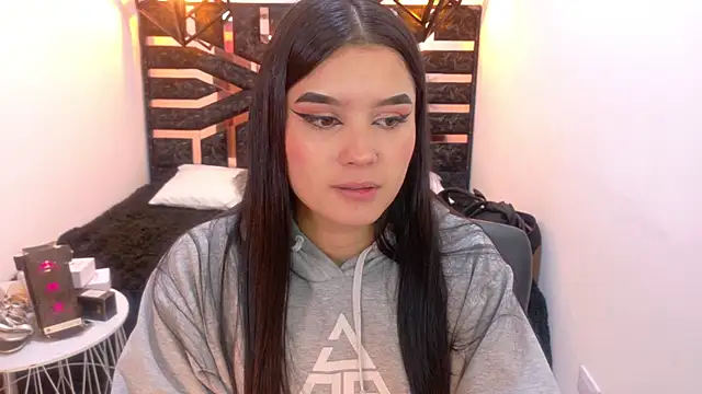 Natalie loffreda online show from March 11, 7:53 pm