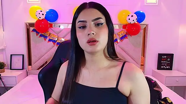 Snapshot of Natalie_loffreda chatting on July 9, 8:02 pm Natalie loffreda online show from July 9, 8:02 pm