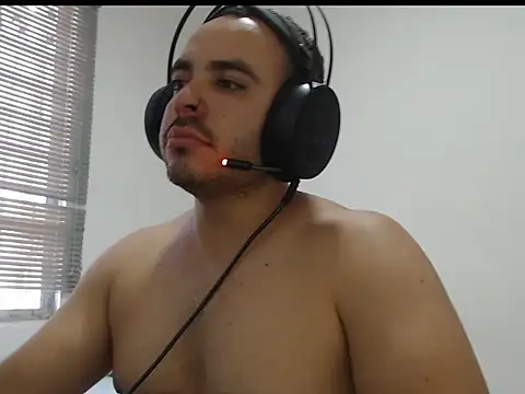 Ana ThiagoxX online show from March 9, 9:30 pm