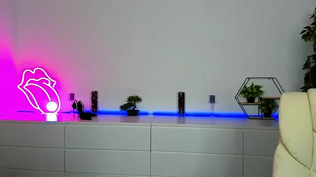 Snapshot of Anna_Snows chatting on November 28, 6:38 am Anna Snows online show from November 28, 6:38 am