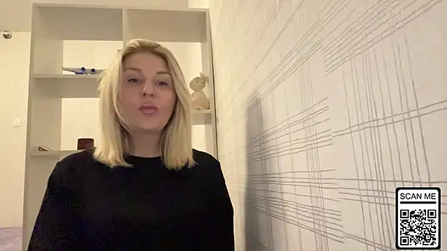 Blondie xoxoxo online show from October 26, 2:45 pm