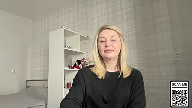 Blondie xoxoxo online show from February 9, 8:51 am