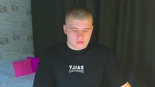 Snapshot of kittenmurr chatting on September 19, 9:04 pm kittenmurr online show from September 19, 9:04 pm