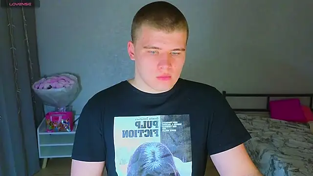 Snapshot of kittenmurr chatting on October 19, 8:31 pm kittenmurr online show from October 19, 8:31 pm