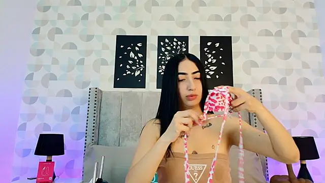 Snapshot of natasha_moreno chatting on June 4, 12:33 pm natasha moreno online show from June 4, 12:33 pm