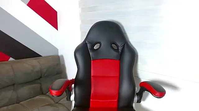 Snapshot of NatiHoran chatting on February 14, 9:22 pm NatiHoran online show from February 14, 9:22 pm