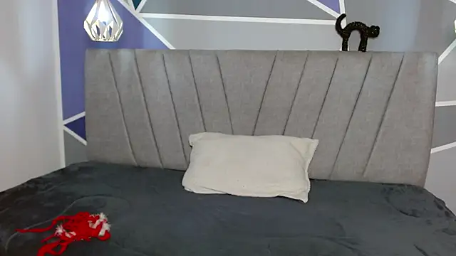 Snapshot of NatiHoran chatting on February 21, 11:28 pm NatiHoran online show from February 21, 11:28 pm