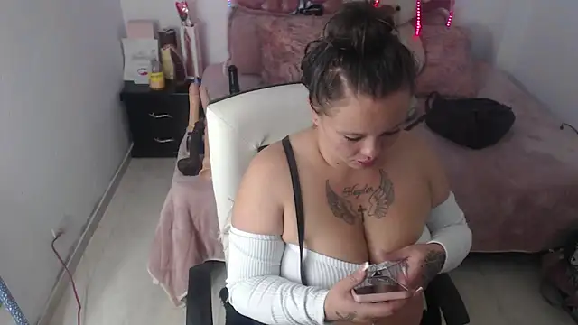 patty squirt  online show from April 24, 11:34 am