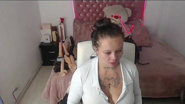 Snapshot of patty_squirt_ chatting on June 26, 11:14 am patty squirt online show from June 26, 11:14 am