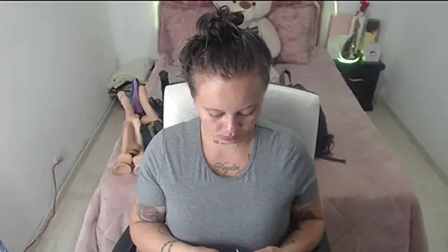 Snapshot of patty_squirt_ chatting on July 11, 12:19 pm patty squirt online show from July 11, 12:19 pm