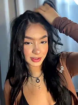 Snapshot of jenn_fit chatting on November 19, 2:22 am jenn fit online show from November 19, 2:22 am