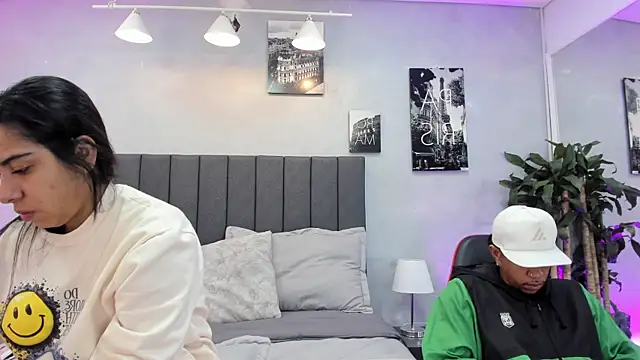 violet and myers online show from November 8, 11:43 am