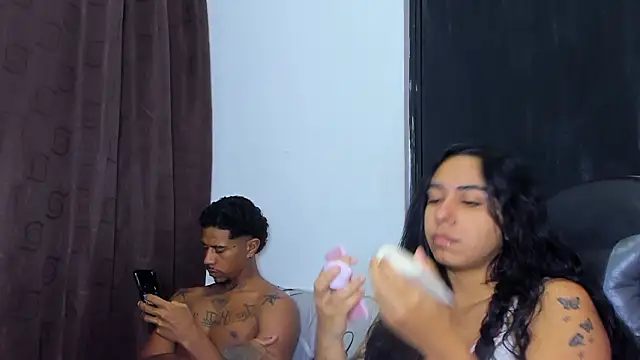 violet and myers online show from February 18, 4:52 am