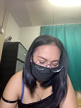 melyiaaa online show from April 29, 2:54 pm