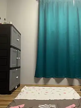 melyiaaa online show from May 9, 1:49 pm