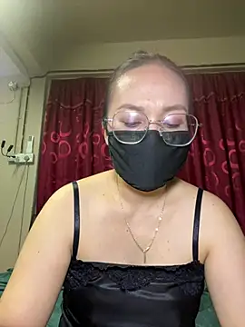 melyiaaa online show from May 21, 2:35 pm