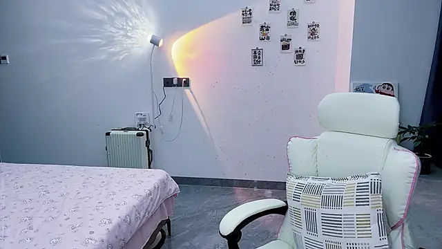 Snapshot of suger-TT chatting on November 7, 12:27 pm suger-TT online show from November 7, 12:27 pm