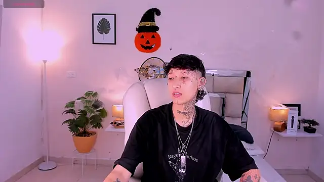 Luci Rose online show from October 30, 2:46 am