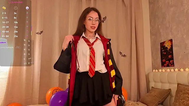 RenateRansone online show from October 31, 5:47 pm