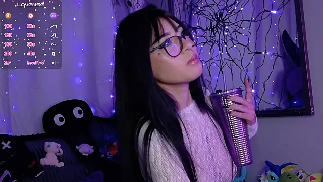 Snapshot of Shar_Succubus chatting on October 24, 1:13 am Shar Succubus online show from October 24, 1:13 am