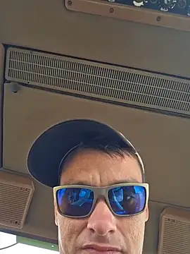 twistafatpipe online show from October 17, 7:05 pm