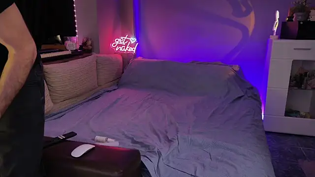 Secret Lovers1 online show from June 2, 6:21 pm