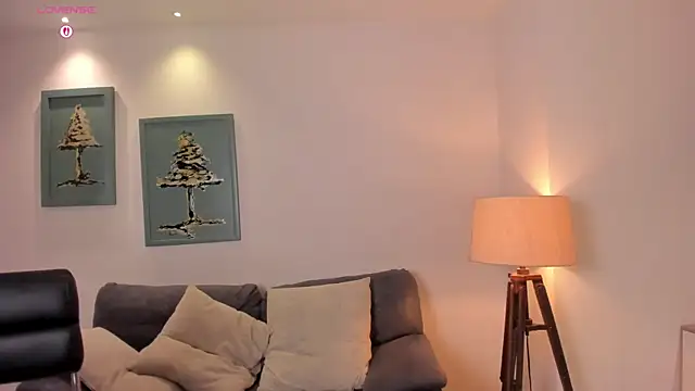 VeronicaBlue online show from October 30, 9:44 am